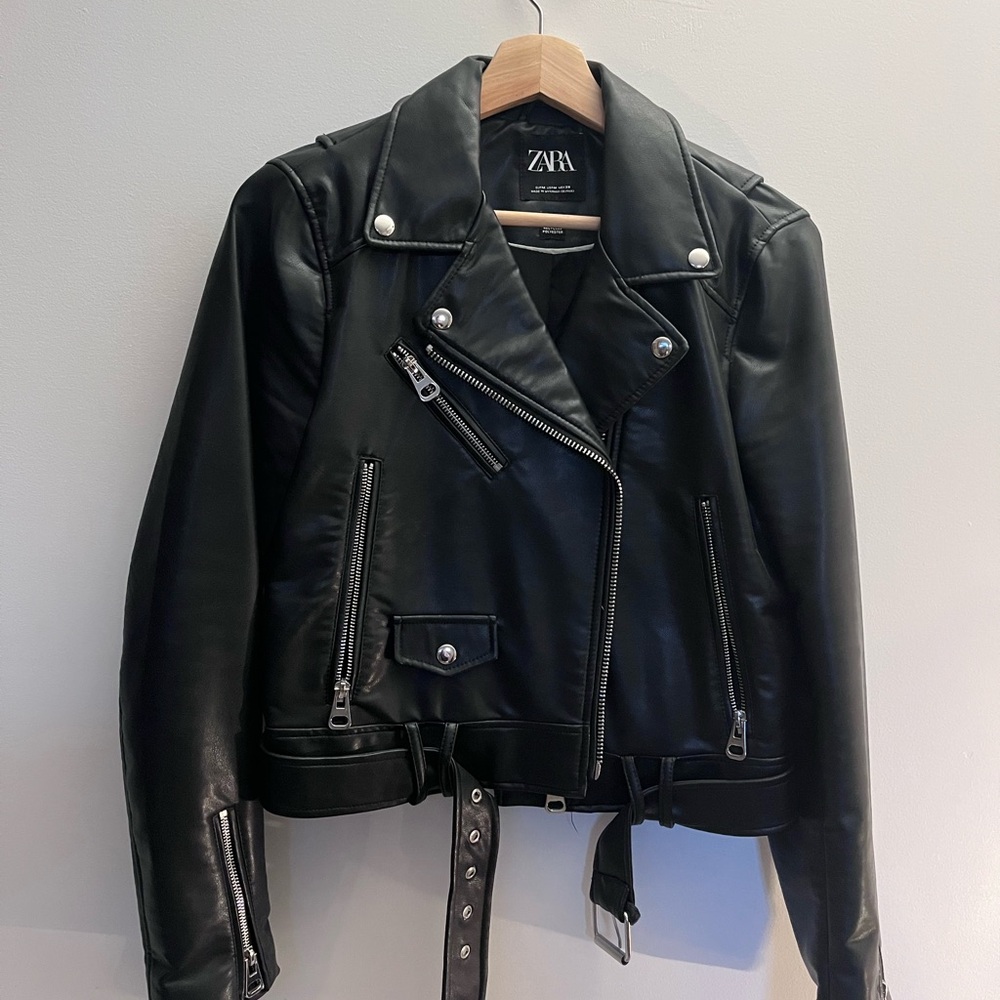 Zara Women's Sleek Black Biker Jacket